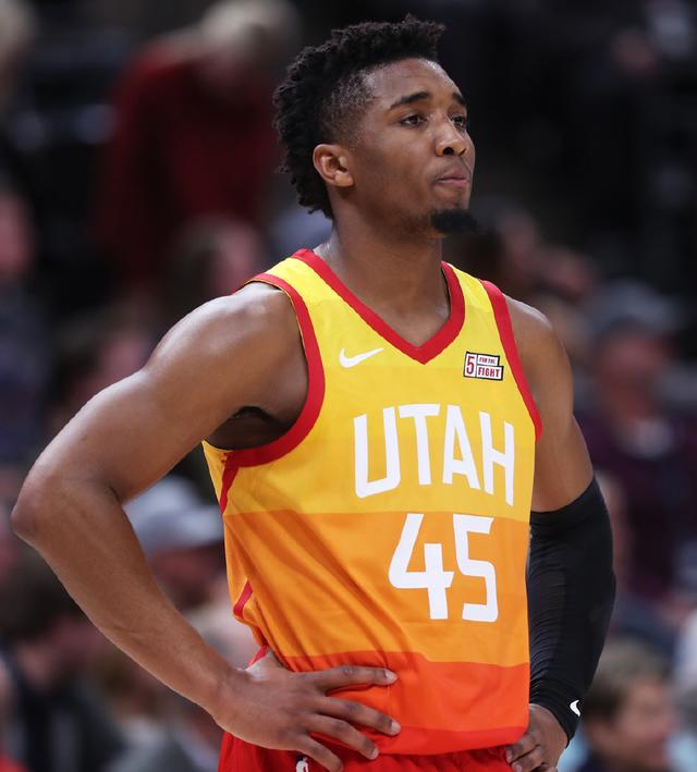 且中场控制 且中场控制