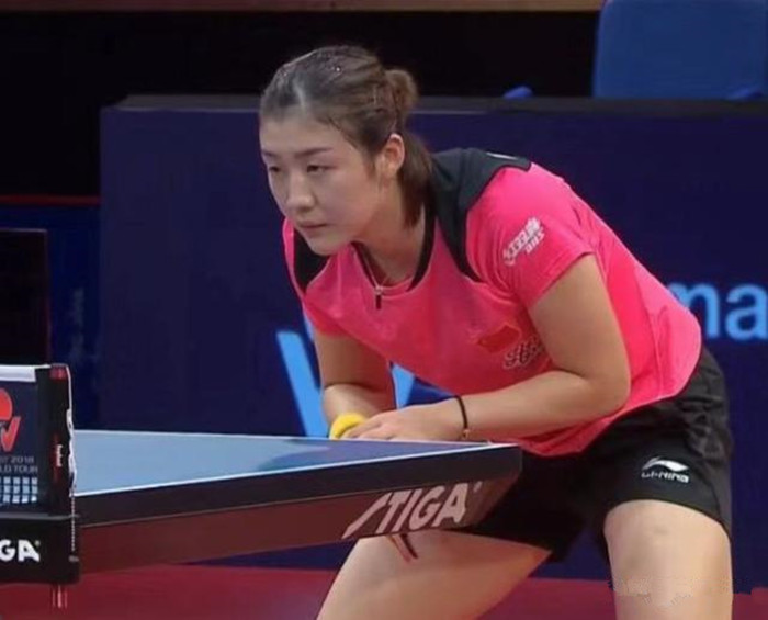 现出一定上 现出一定上