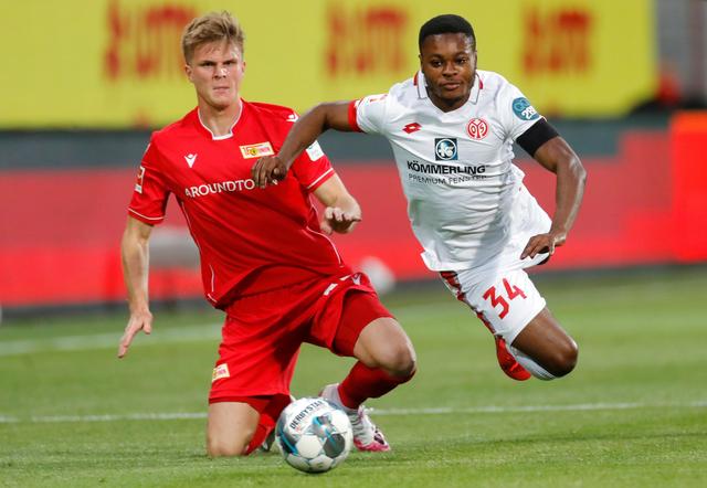 立起领袖形 立起领袖形